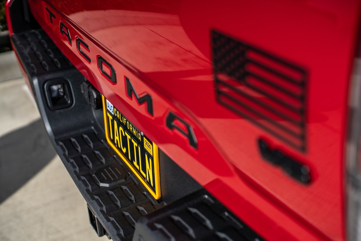 Silicone Anti-Rattle, Anti-Scratch License Plate Holder