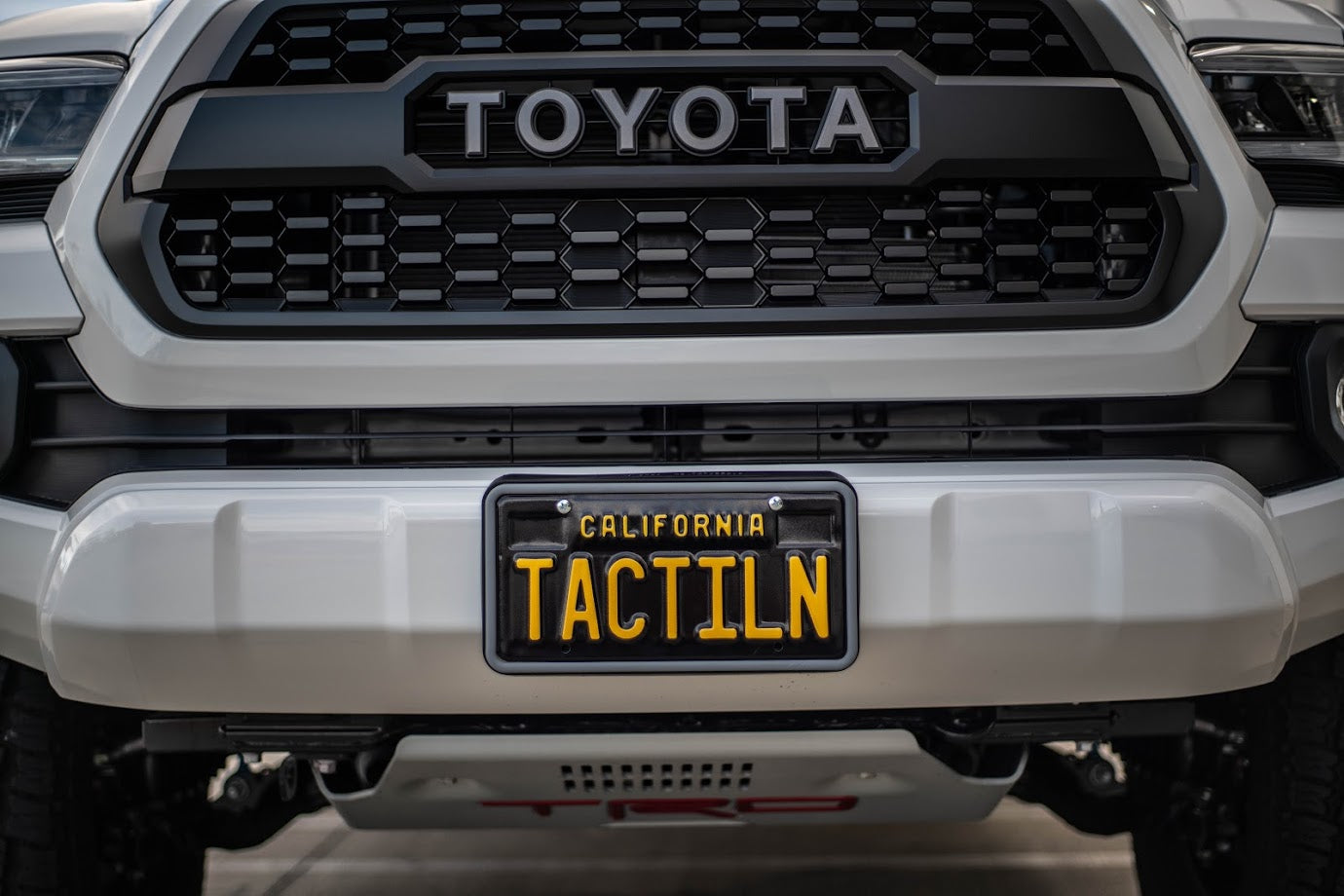 Silicone Anti-Rattle, Anti-Scratch License Plate Holder